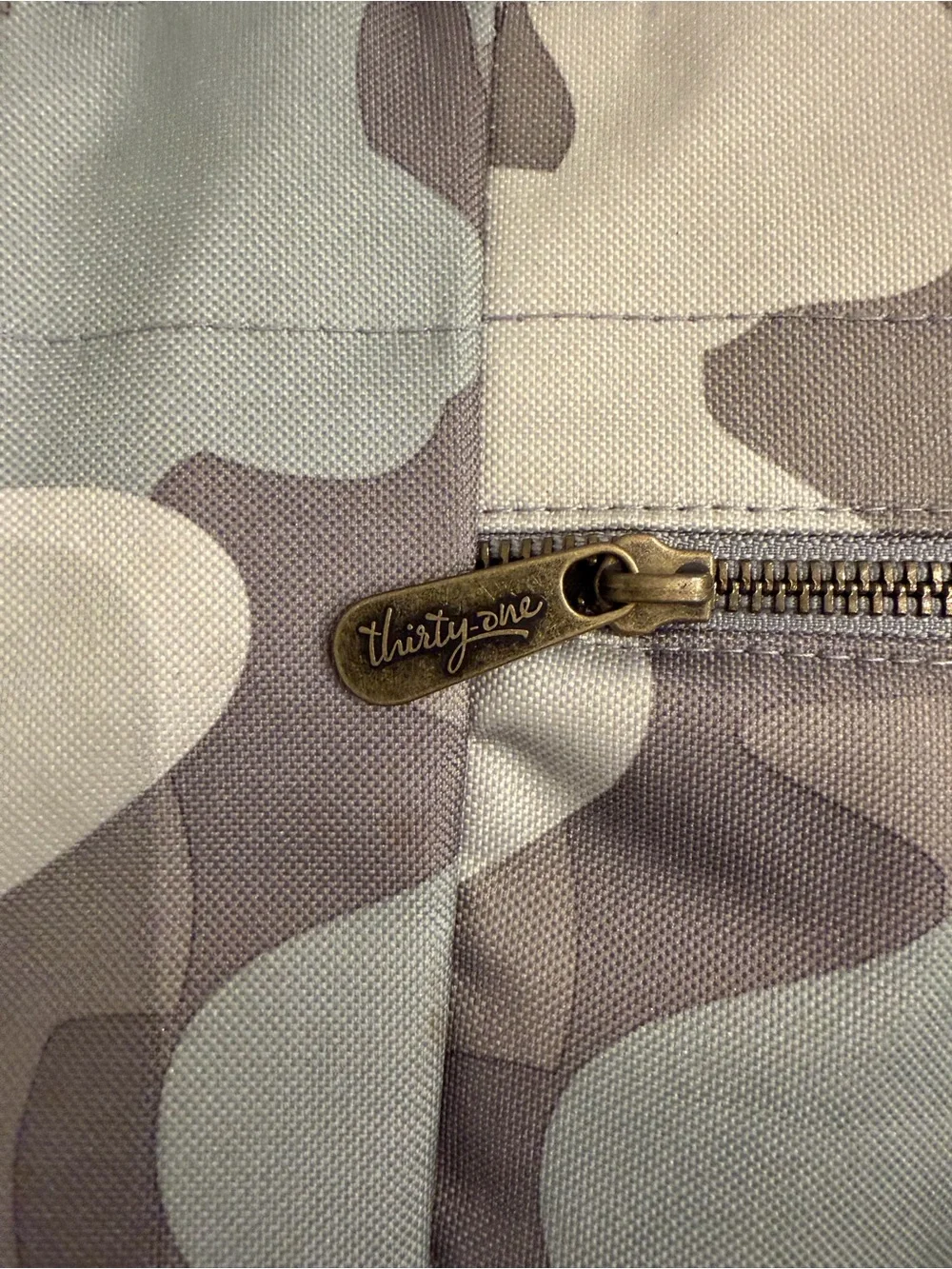 Thirty-one Step up Tote Soft Camo